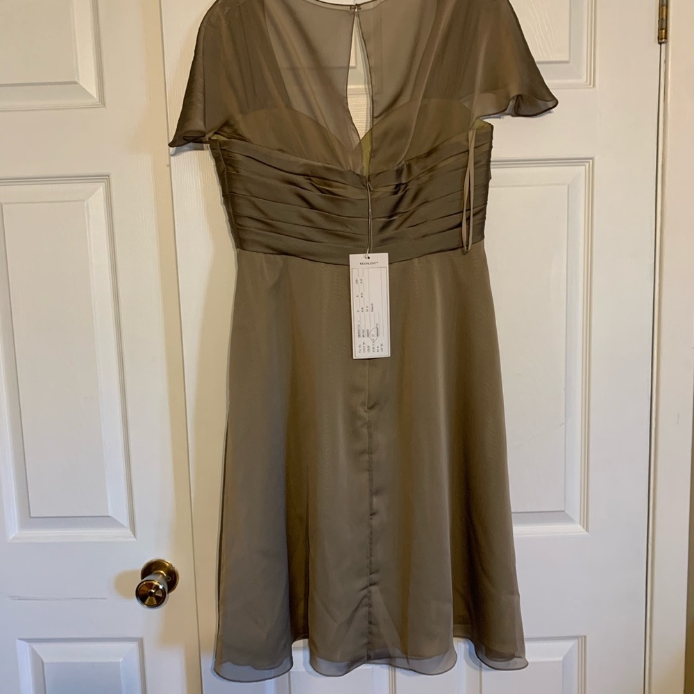 Dress - Picture 6 of 7